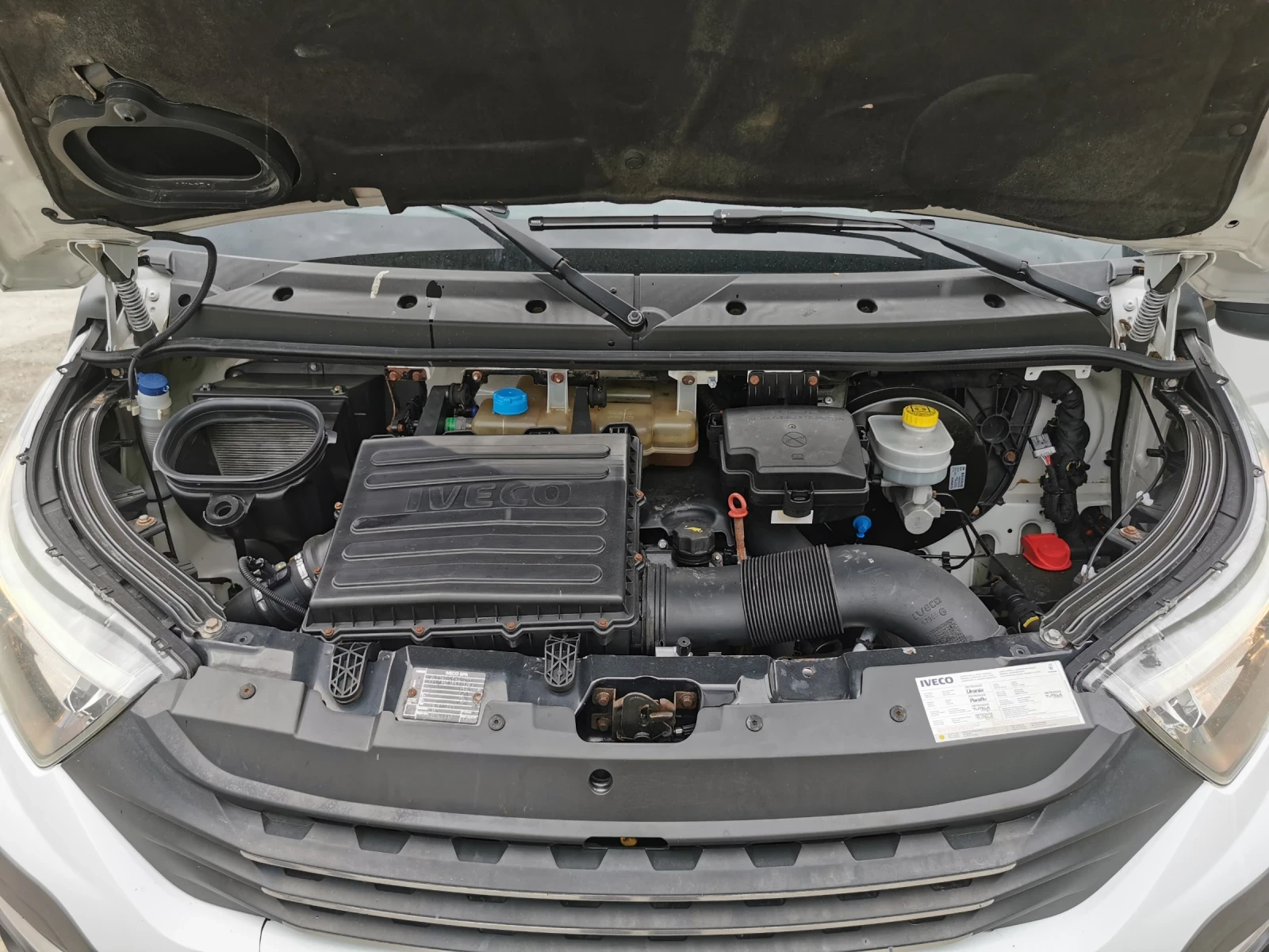Iveco Daily 35S18 Hi Matic, снимка 14 - Бусове и автобуси - 54371369