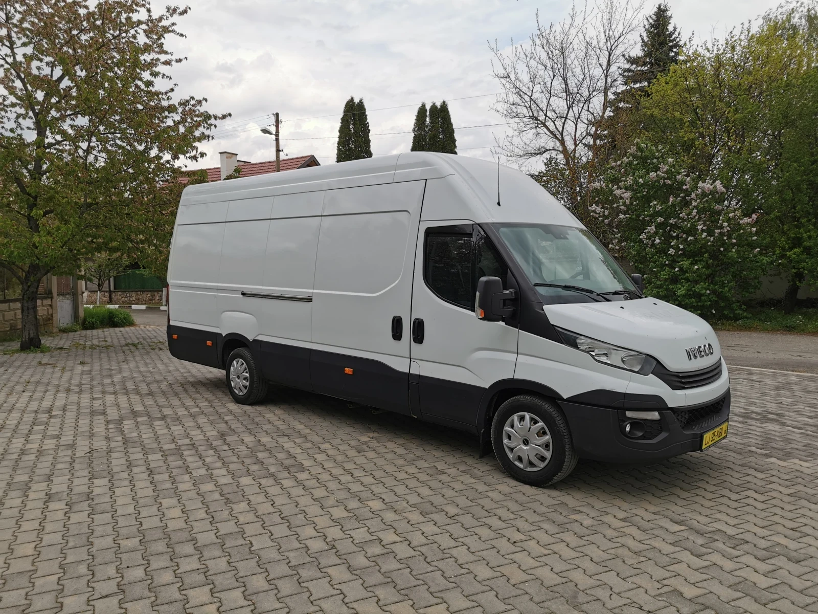 Iveco Daily 35S18 Hi Matic, снимка 2 - Бусове и автобуси - 54371369