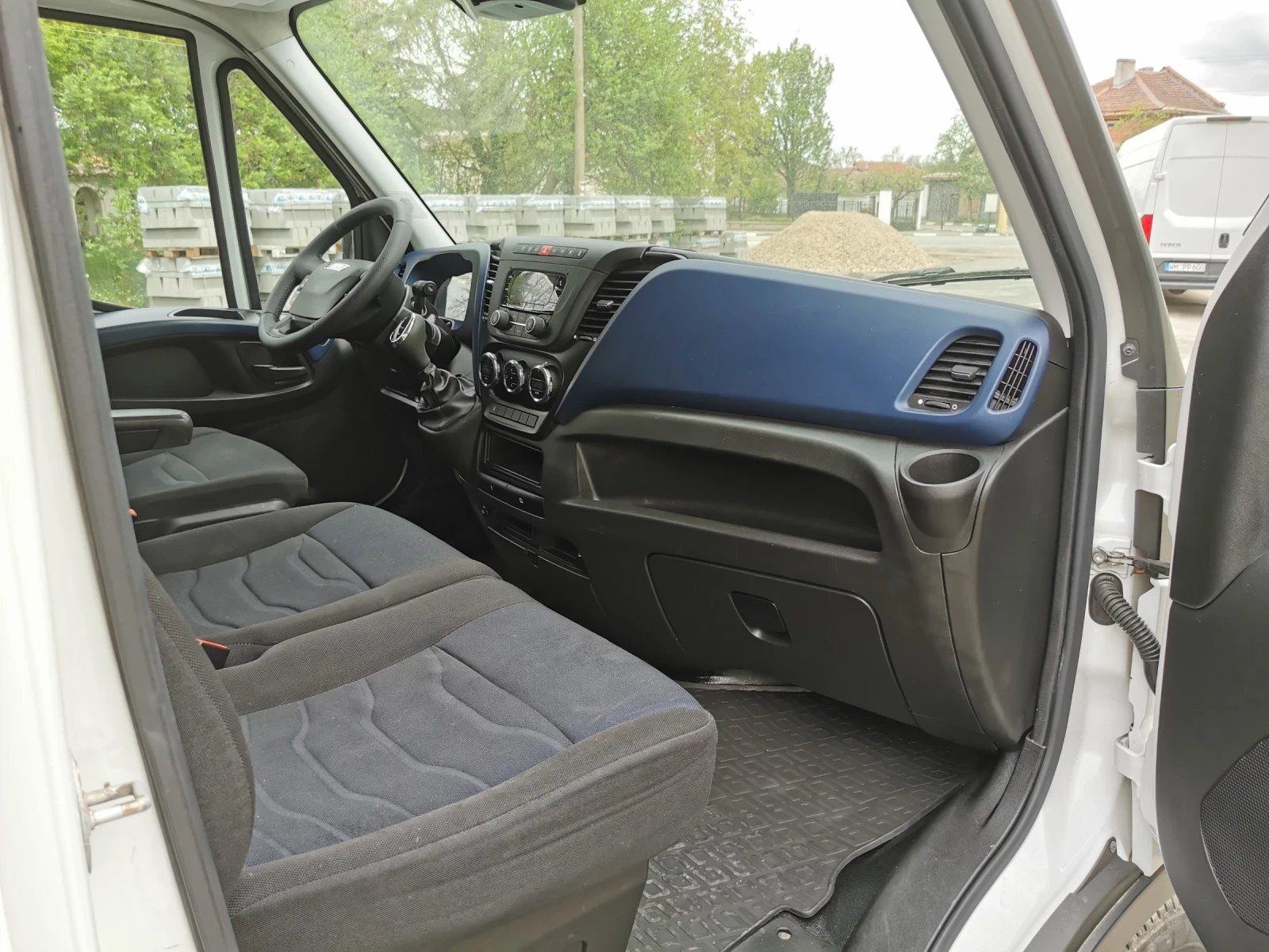 Iveco Daily 35S18 Hi Matic, снимка 10 - Бусове и автобуси - 54371369