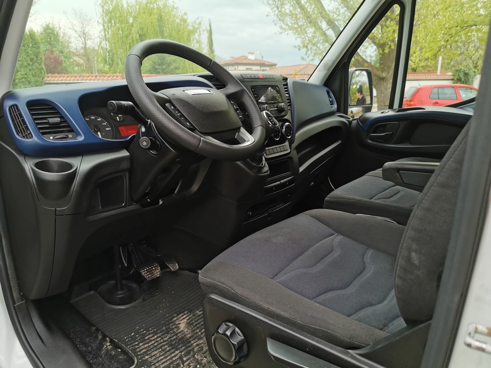 Iveco Daily 35S18 Hi Matic, снимка 9 - Бусове и автобуси - 54371369