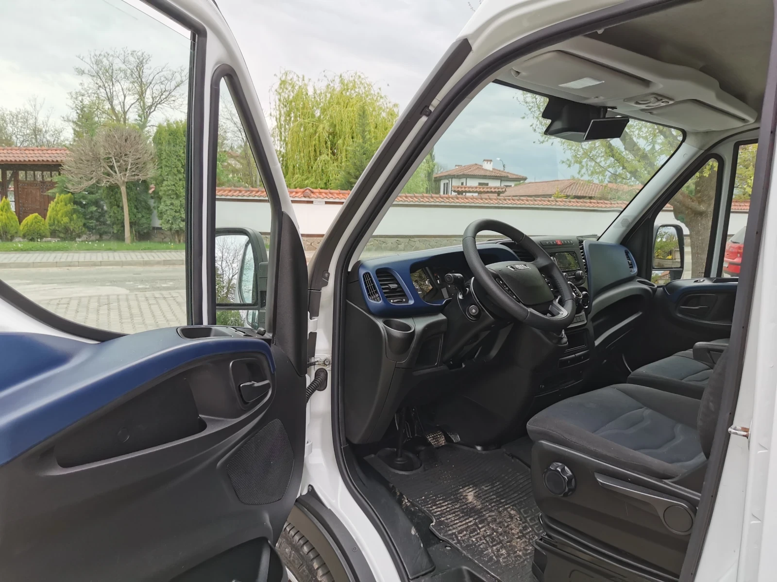 Iveco Daily 35S18 Hi Matic, снимка 8 - Бусове и автобуси - 54371369