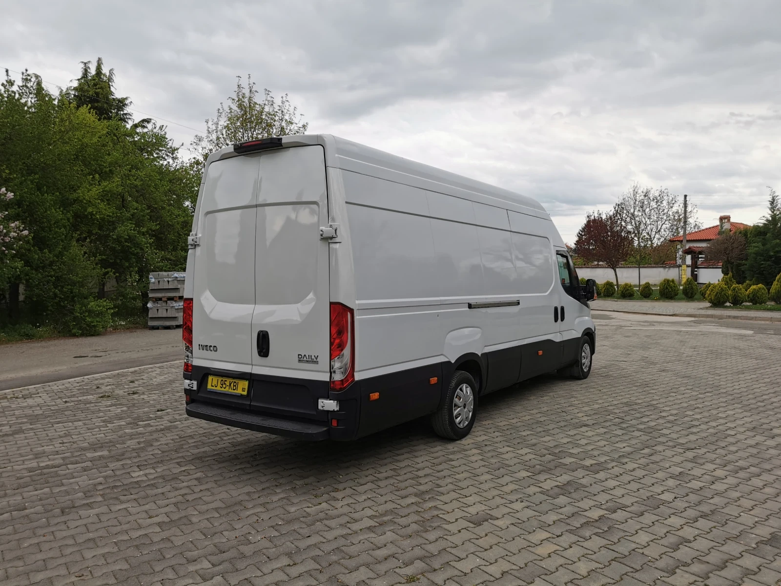Iveco Daily 35S18 Hi Matic, снимка 5 - Бусове и автобуси - 54371369