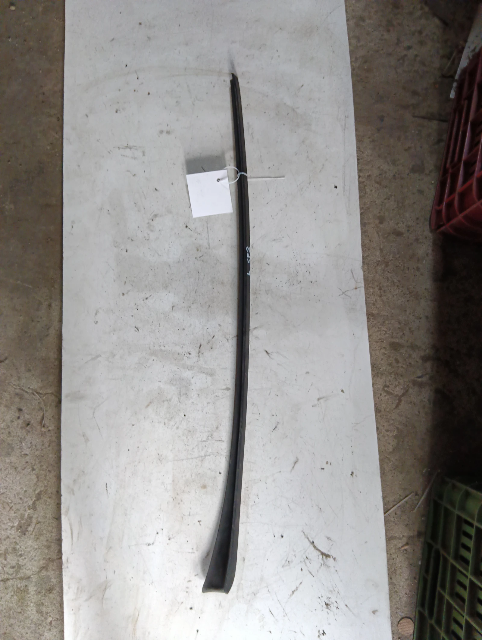 лайсна челно стъкло лява 5F0854319E Seat Leon