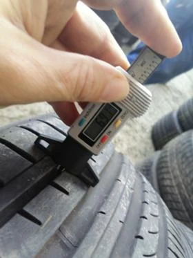 Гуми Летни 235/35R19, снимка 5