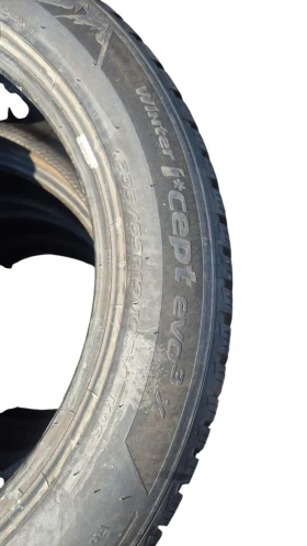 Гуми Зимни 235/55R19, снимка 4