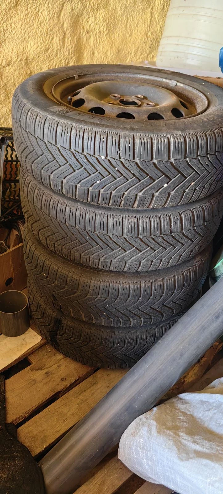 Гуми с джанти Michelin 195/65R15, снимка 1 - Гуми и джанти - 48312940