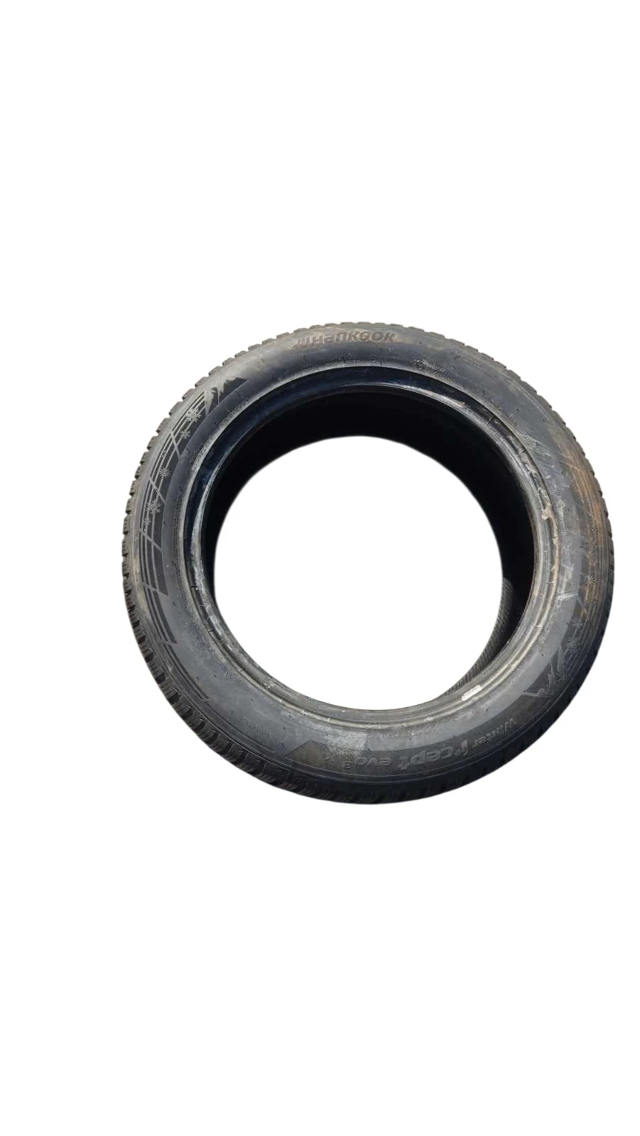 Гуми Зимни 235/55R19, снимка 3 - Гуми и джанти - 55055807