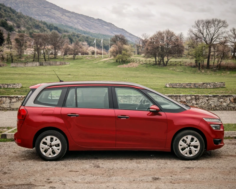 Citroen C4 Picasso Grand 1.6HDI * 6+ 1 * НАВИ * КАМЕРА, снимка 8 - Автомобили и джипове - 47839636