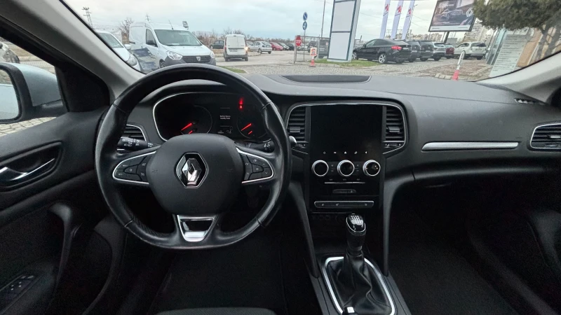 Renault Megane Sedan TCe 140 бензин Stop&Start BVM6, снимка 16 - Автомобили и джипове - 48331295