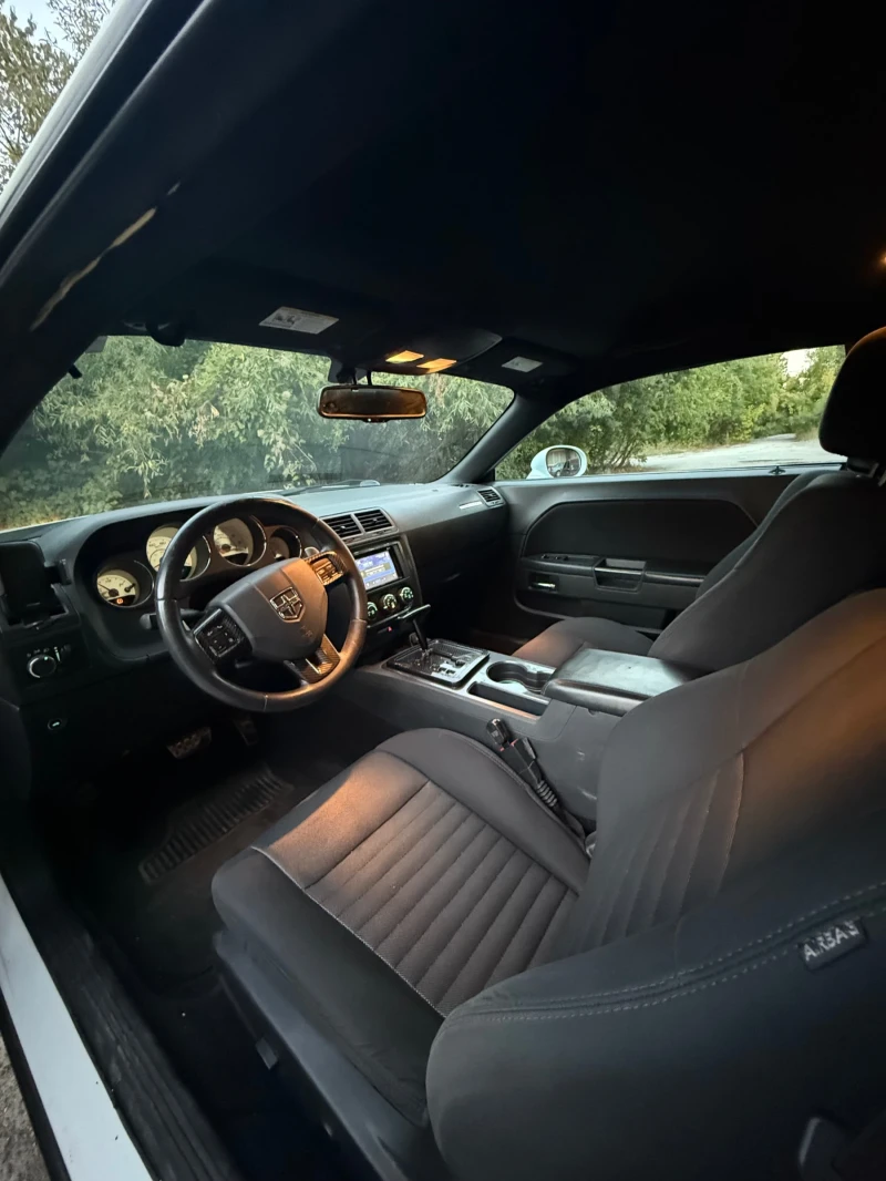 Dodge Challenger 3.6, снимка 8 - Автомобили и джипове - 52475110