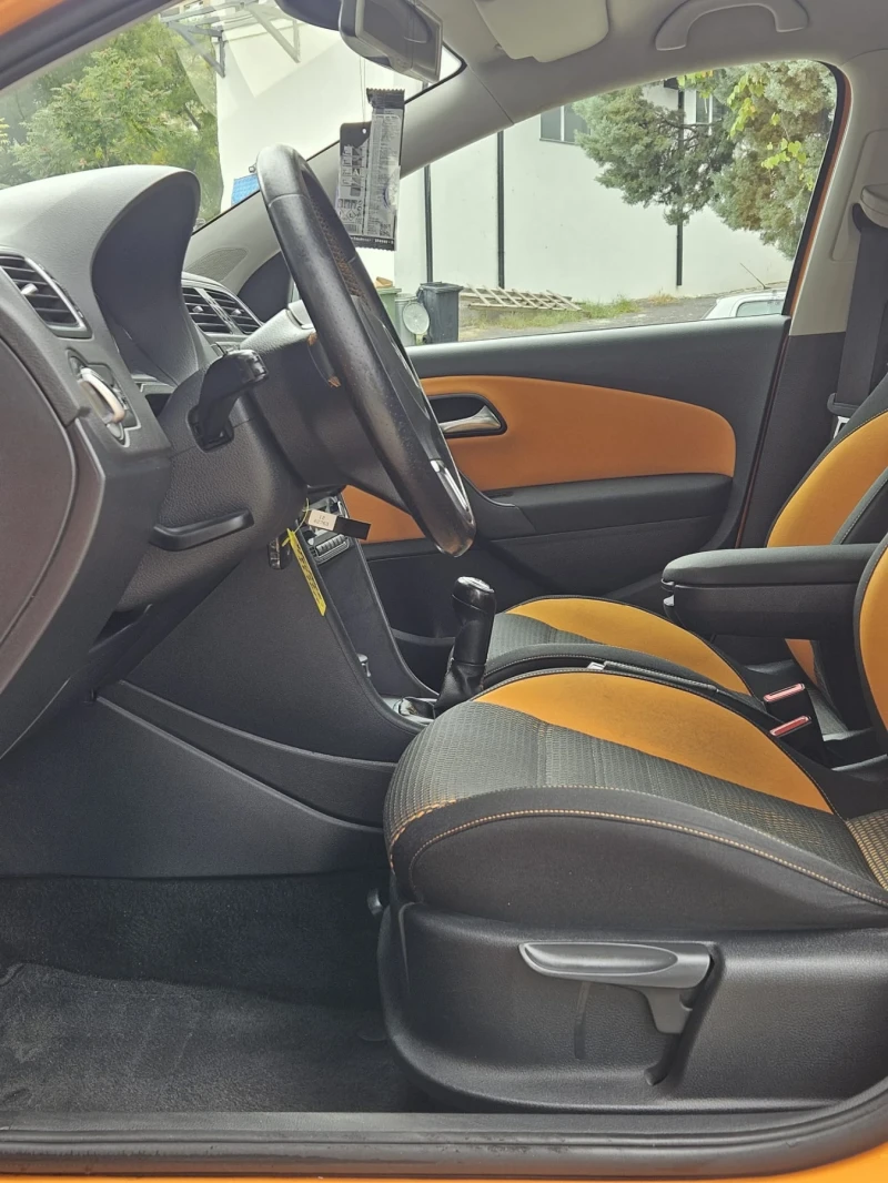 VW Polo 1.6TDI CROSS, снимка 9 - Автомобили и джипове - 52845881