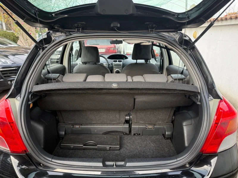 Toyota Yaris 1.3VVTI FACELIFT 101HP, снимка 16 - Автомобили и джипове - 52632765