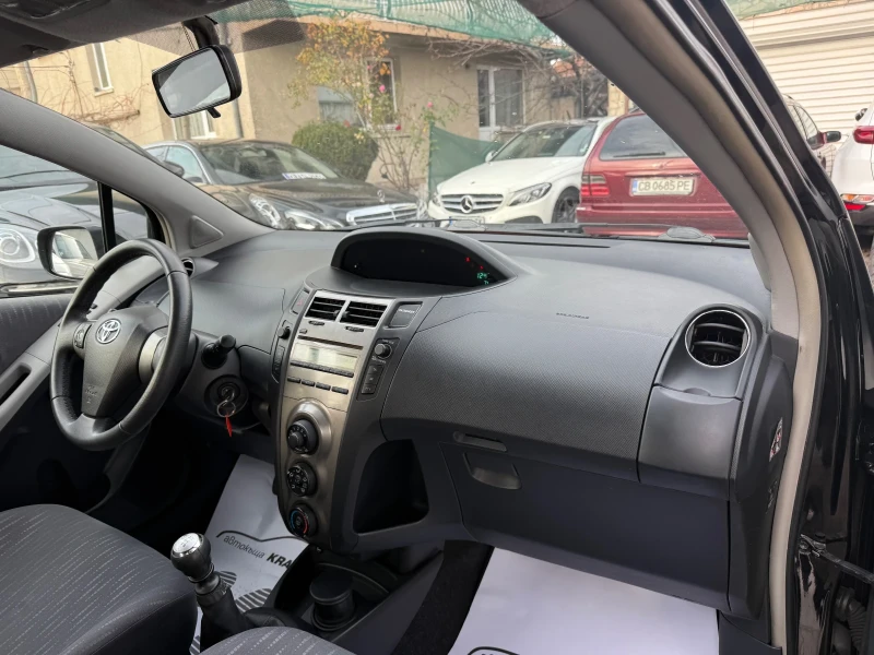 Toyota Yaris 1.3VVTI FACELIFT 101HP, снимка 12 - Автомобили и джипове - 52632765