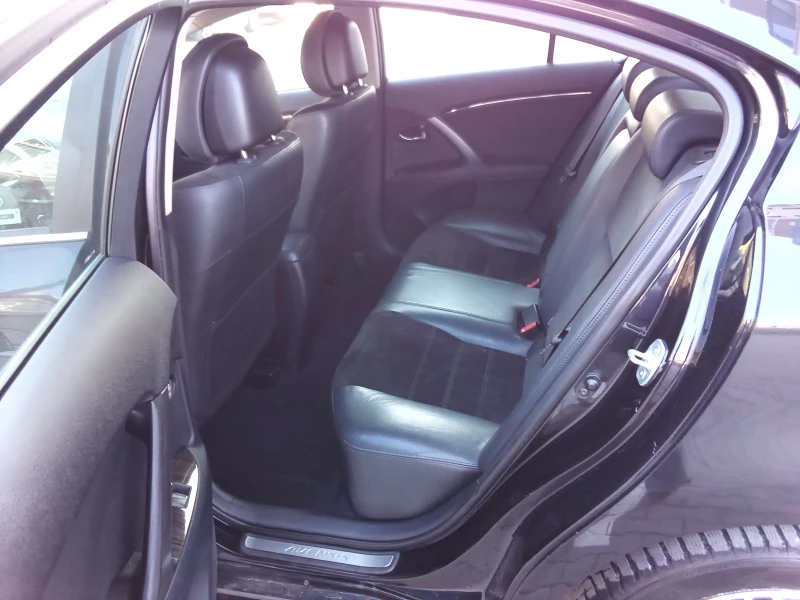 Toyota Avensis 2.0D4D-124kc. 6ck. FACELIFT, снимка 12 - Автомобили и джипове - 52815914