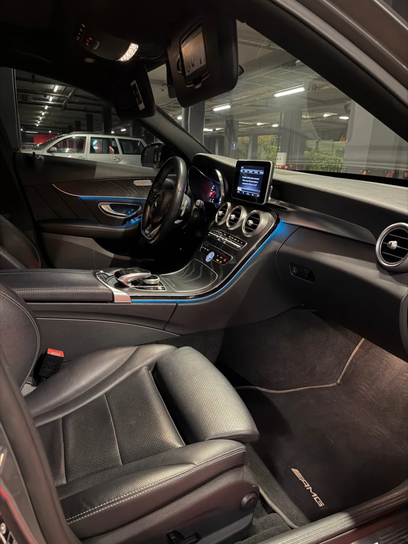 Mercedes-Benz C 220 AMG Line/Keyless/Pano/Carplay, снимка 9 - Автомобили и джипове - 53177539