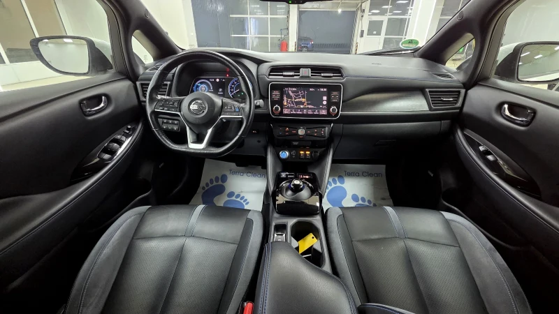 Nissan Leaf  62KWh/TEKNA/ЗАВЕРЕНА СЕРВИЗНА КНИЖКА, снимка 11 - Автомобили и джипове - 53214332