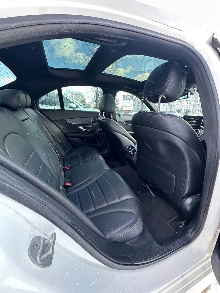 Mercedes-Benz C 300 AMG PACK * PANO * CARFAX * АВТОКРЕДИТ * , снимка 17 - Автомобили и джипове - 53524222