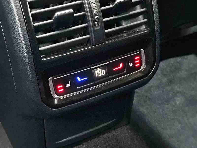 VW Passat 2.0 TDI PRESTIGE, снимка 17 - Автомобили и джипове - 55001283