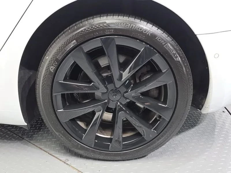 Tesla Model 3, снимка 5 - Автомобили и джипове - 56688189