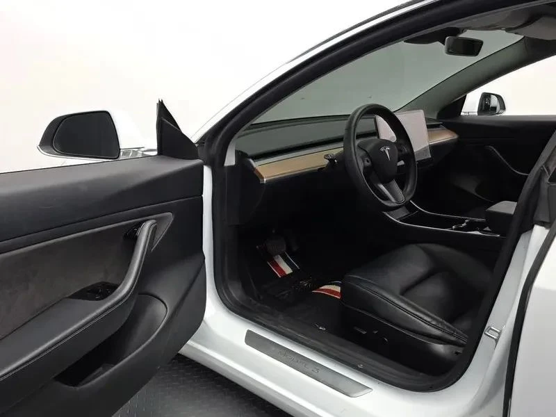 Tesla Model 3, снимка 10 - Автомобили и джипове - 56688189
