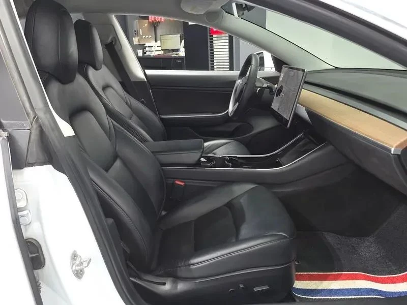Tesla Model 3, снимка 11 - Автомобили и джипове - 56688189