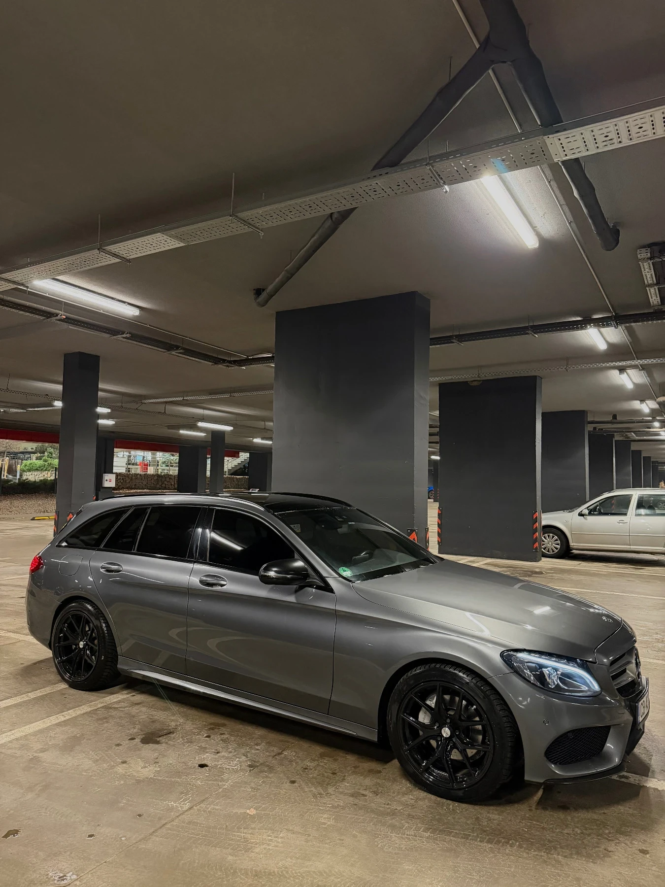 Mercedes-Benz C 220 AMG Line/Keyless/Pano/Carplay, снимка 1