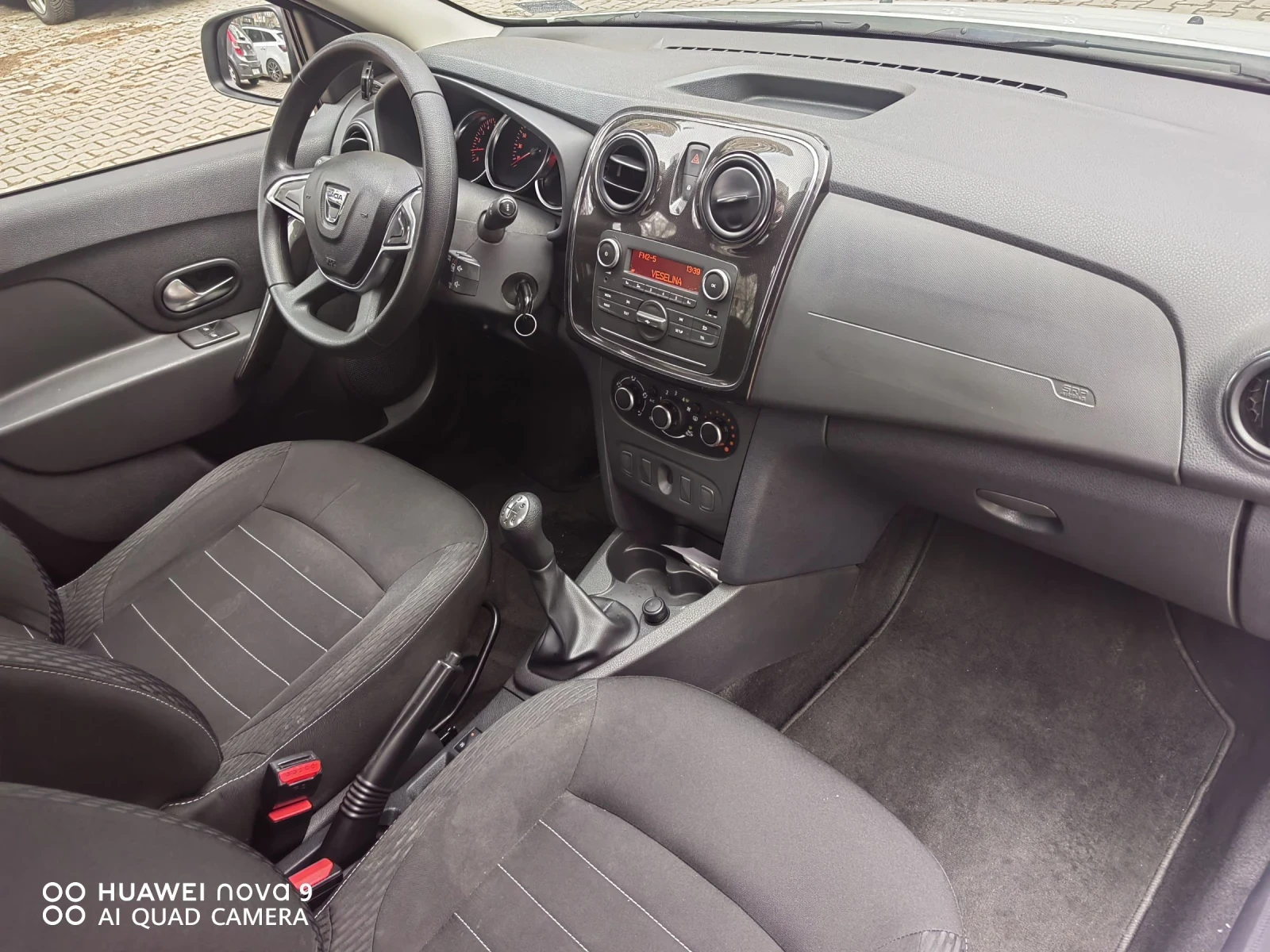 Dacia Sandero  - изображение 7