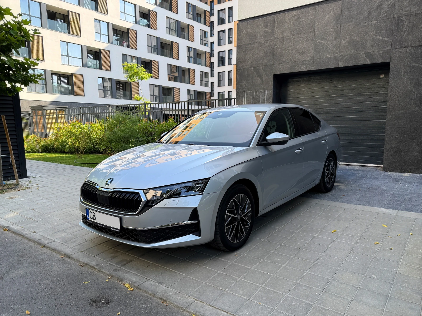 Skoda Octavia 2.0 TSI 4x4 204к.с. DSG7 - изображение 2