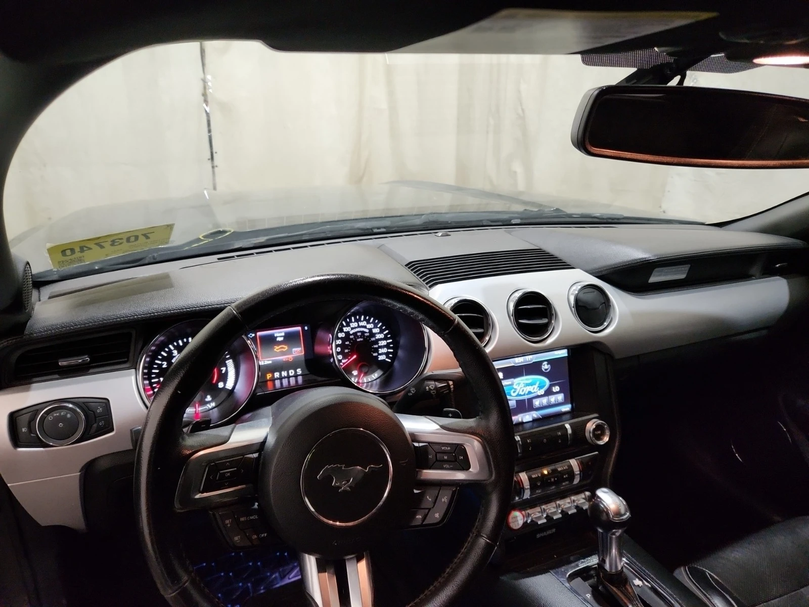 Ford Mustang ECOBOOST * * CARFAX * * АВТО КРЕДИТ * *  - изображение 6