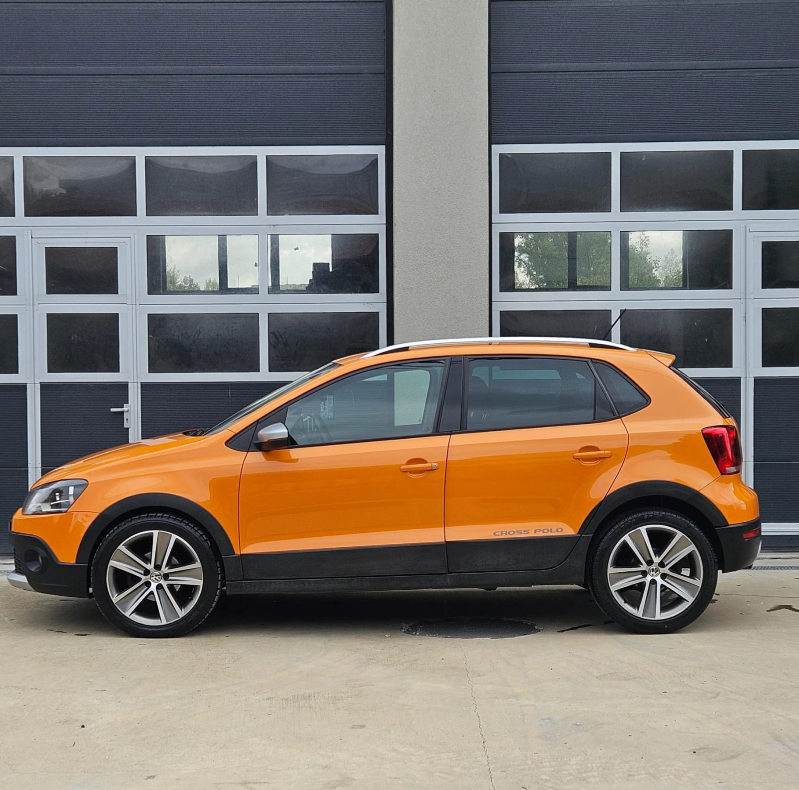 VW Polo 1.6TDI CROSS - изображение 2