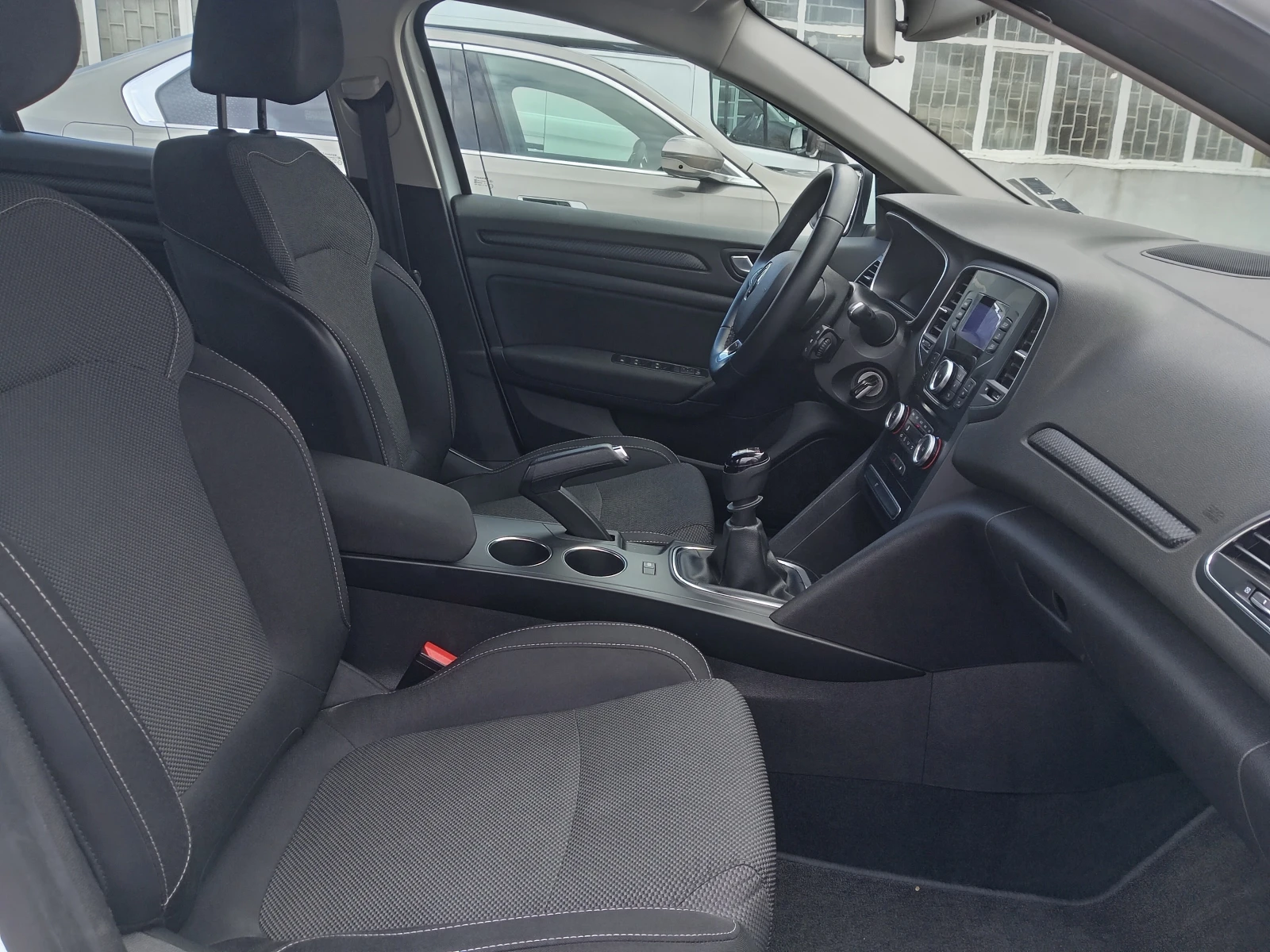 Renault Megane 1.5 dci - изображение 8