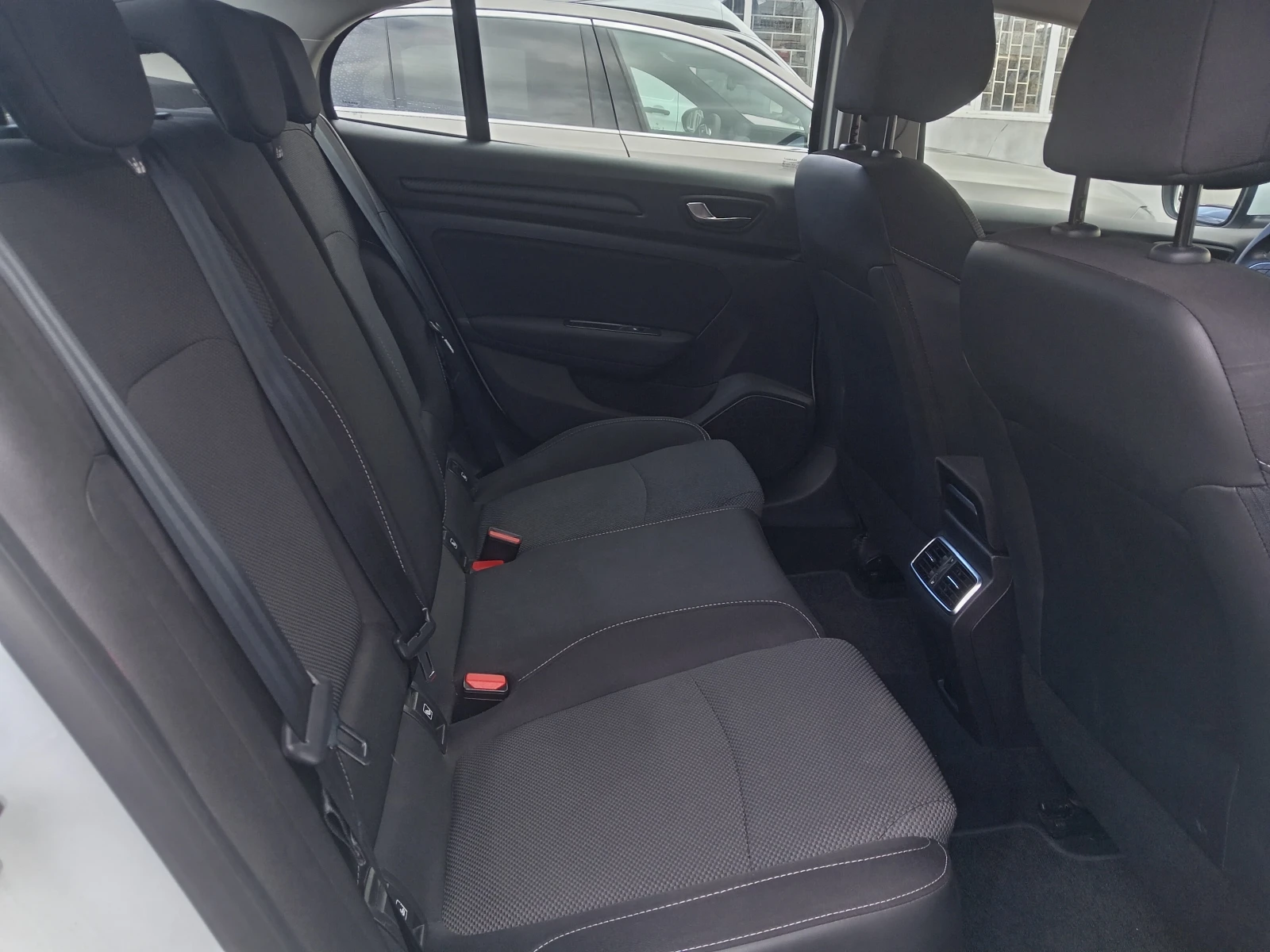 Renault Megane 1.5 dci - изображение 9