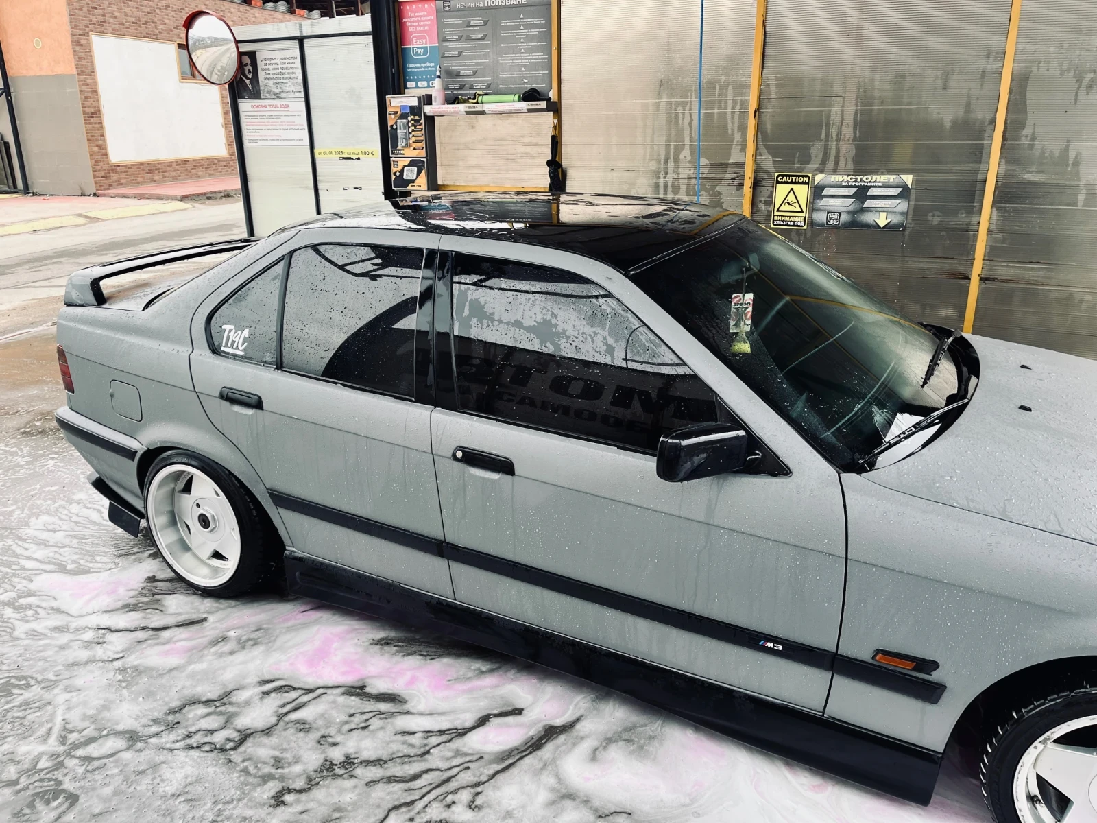 BMW 318  - изображение 6