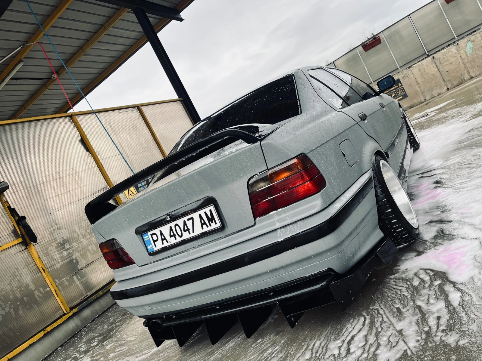 BMW 318  - изображение 8