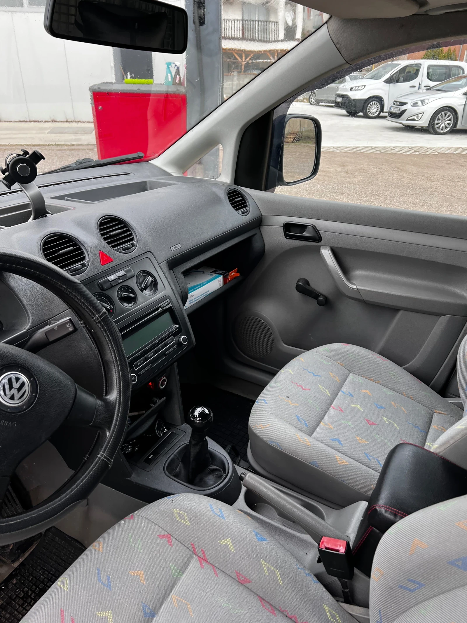 VW Caddy 2.0 SDI Климатик, снимка 8 - Автомобили и джипове - 53918381