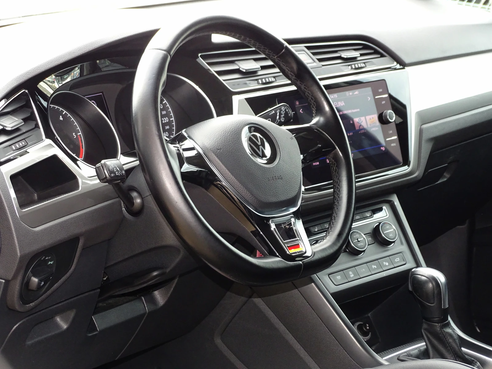 VW Touran FACELIFT_2.0TDI_7 Местен_150 Коня_* , снимка 9 - Автомобили и джипове - 54089752