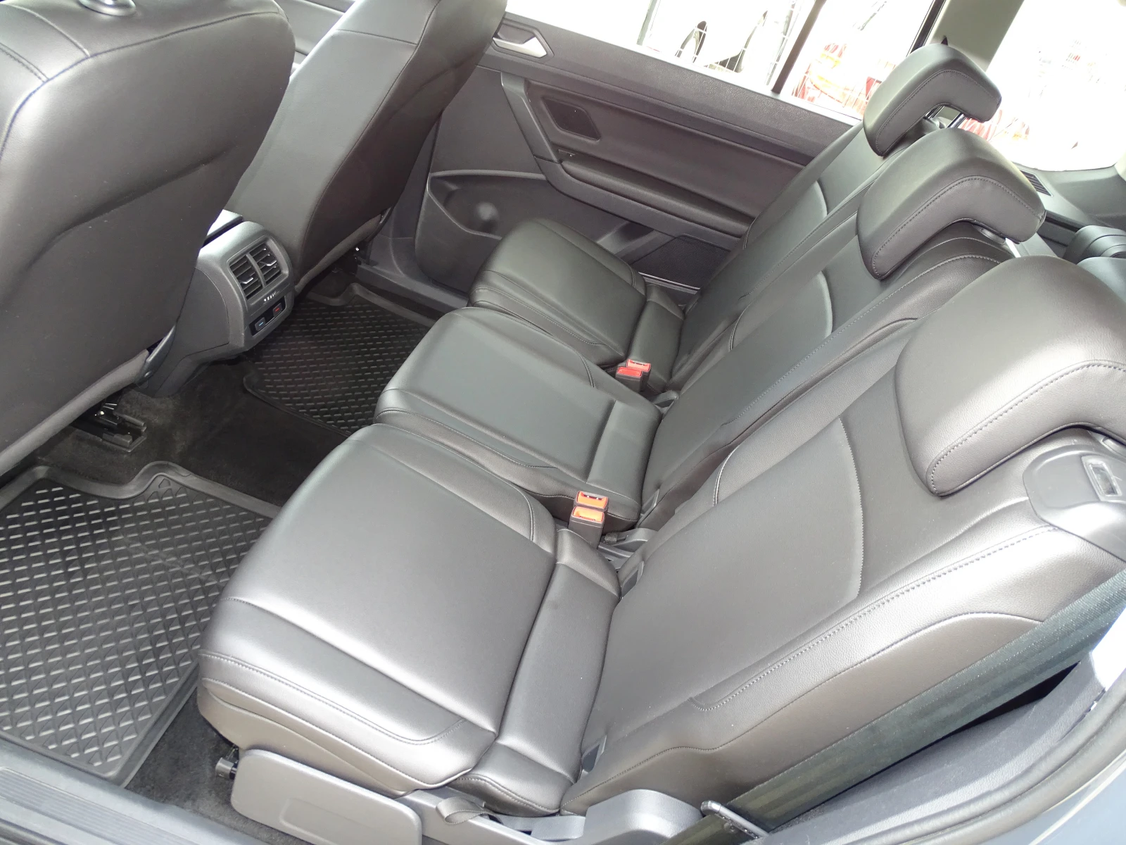 VW Touran FACELIFT_2.0TDI_7 Местен_150 Коня_* , снимка 12 - Автомобили и джипове - 54089752