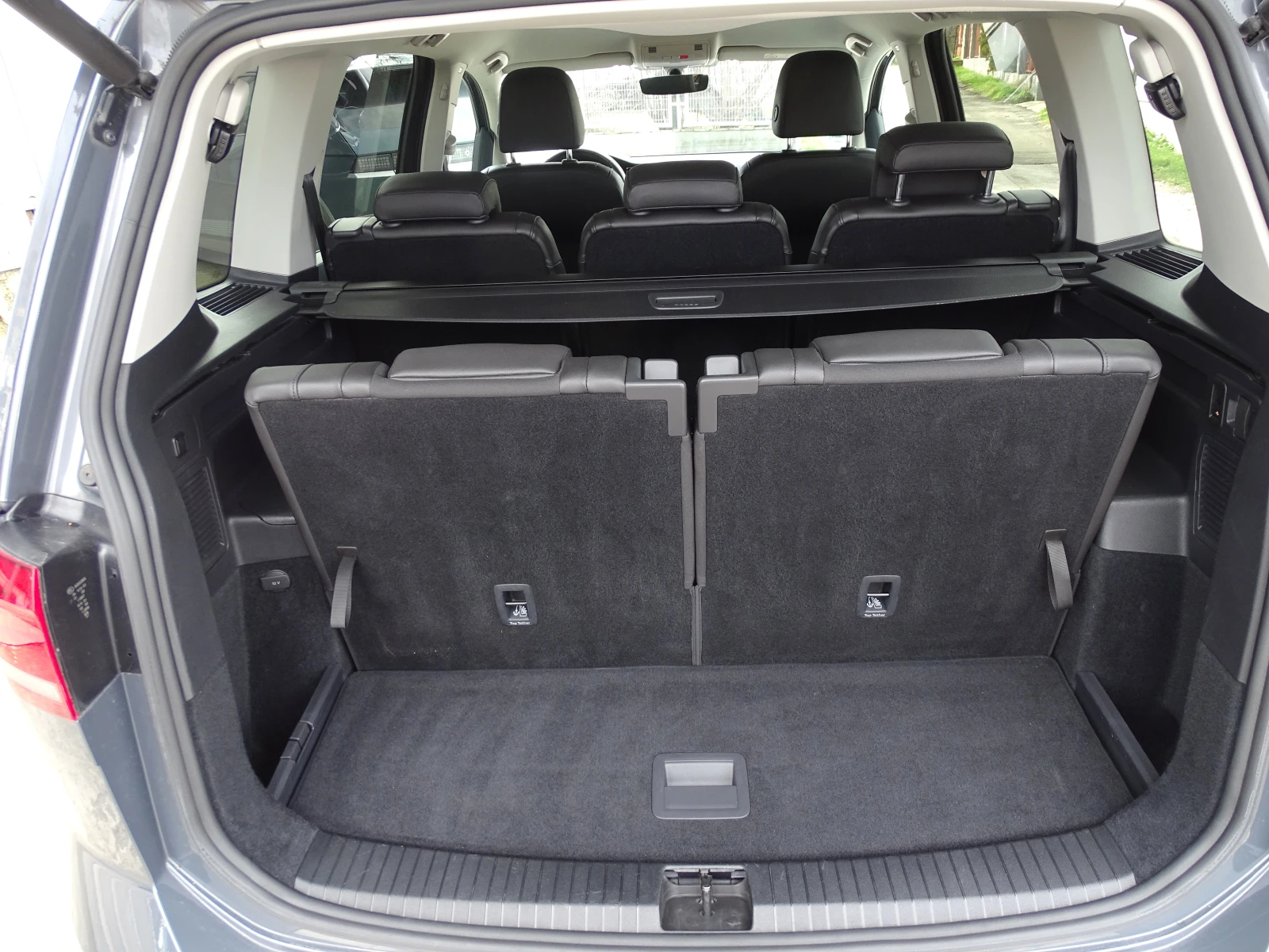 VW Touran FACELIFT_2.0TDI_7 Местен_150 Коня_* , снимка 14 - Автомобили и джипове - 54089752