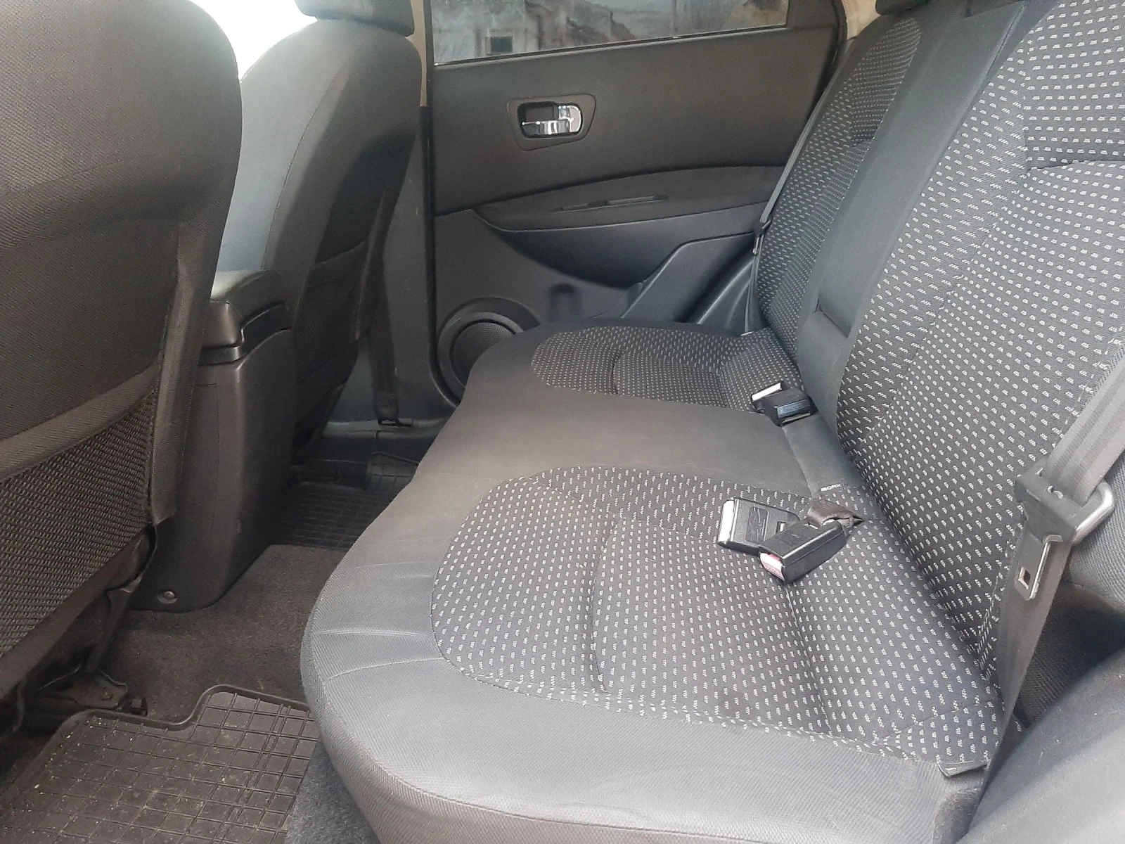 Nissan Qashqai 2.0DCI4x4 KLIMATRON, снимка 15 - Автомобили и джипове - 54355585