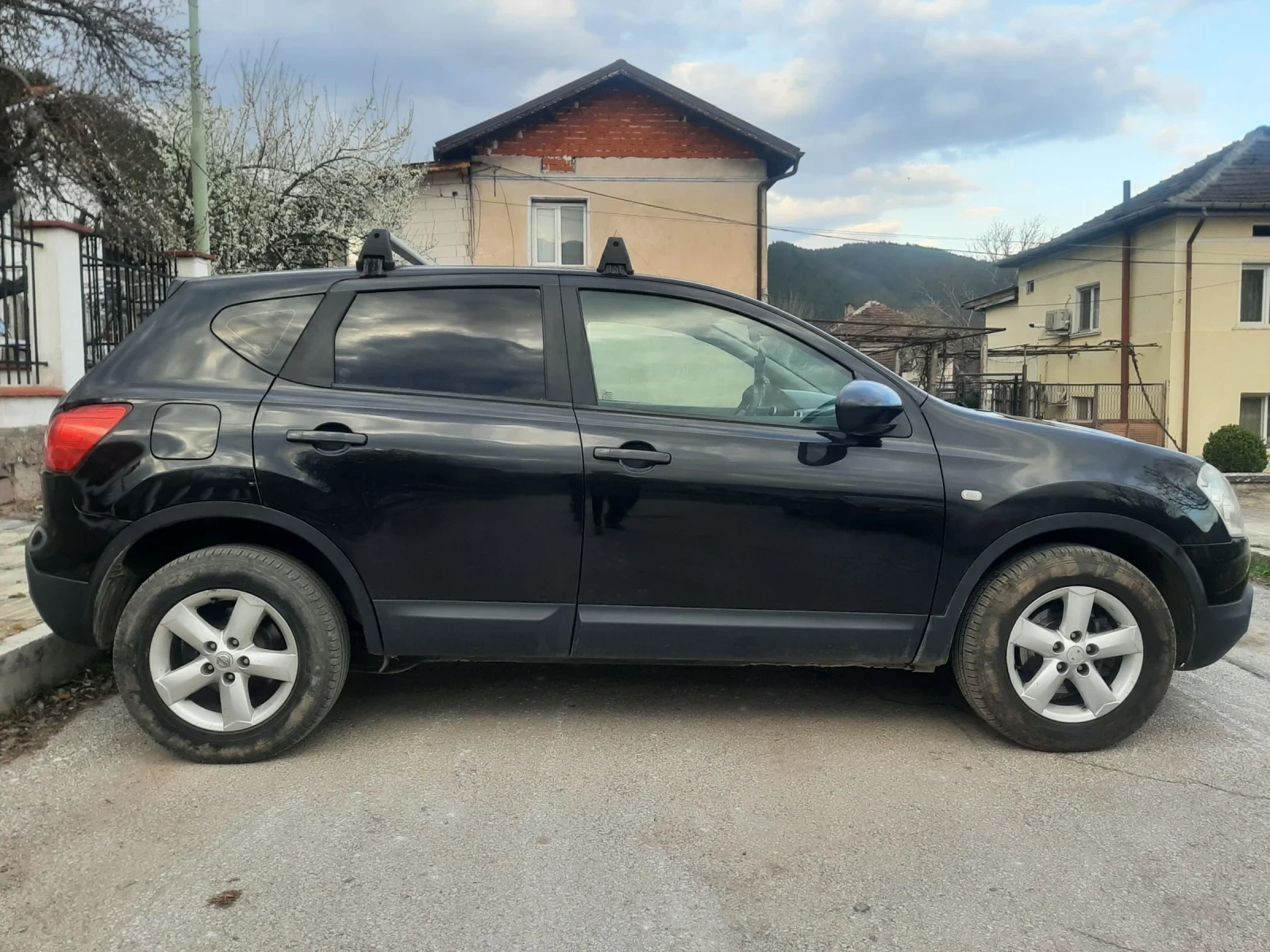 Nissan Qashqai 2.0DCI4x4 KLIMATRON, снимка 8 - Автомобили и джипове - 54355585