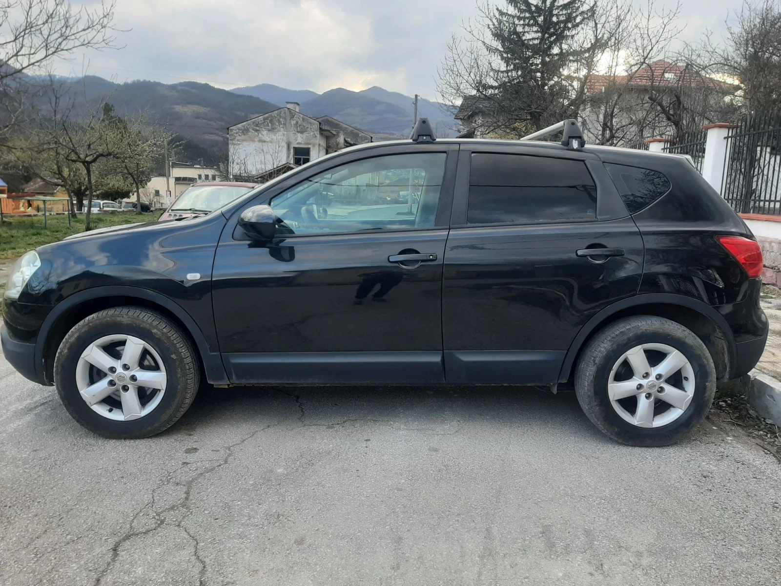 Nissan Qashqai 2.0DCI4x4 KLIMATRON, снимка 5 - Автомобили и джипове - 54355585