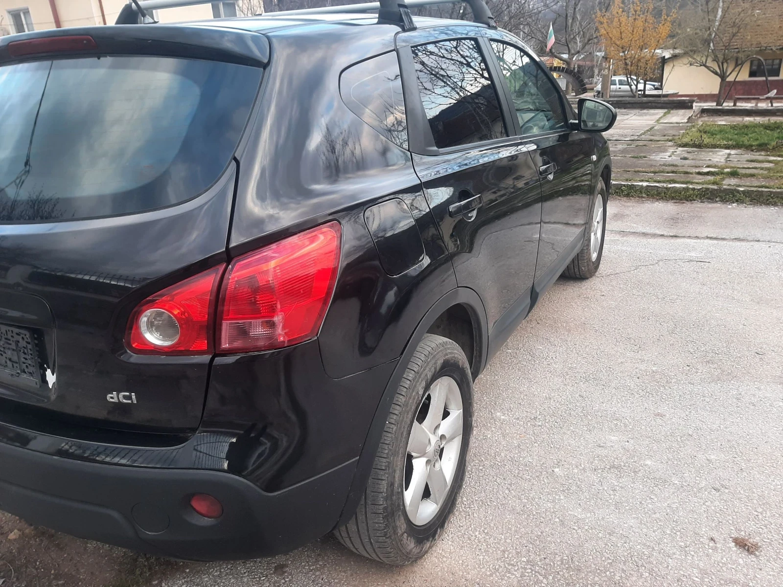 Nissan Qashqai 2.0DCI4x4 KLIMATRON, снимка 9 - Автомобили и джипове - 54355585
