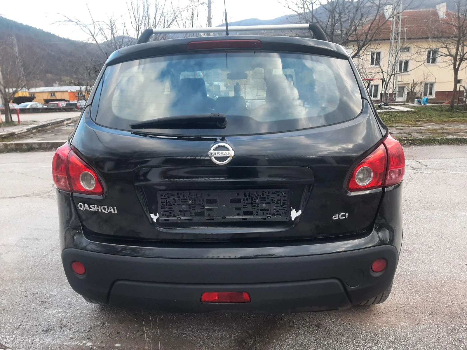 Nissan Qashqai 2.0DCI4x4 KLIMATRON, снимка 3 - Автомобили и джипове - 54355585