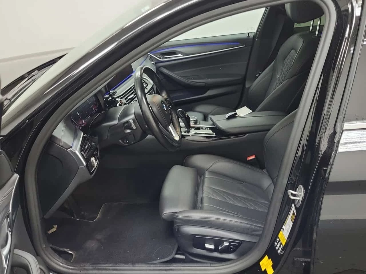 BMW 530 | 530I XDRIVE | AMBIENT | PANO | КОЖА , снимка 8 - Автомобили и джипове - 54454316