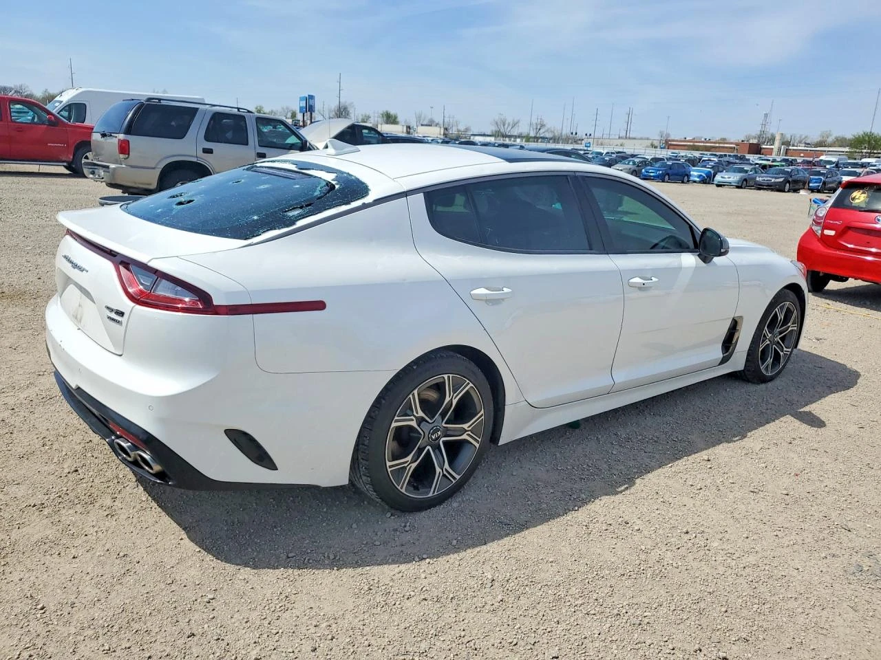 Kia Stinger 2.0l Gt-Line, снимка 3 - Автомобили и джипове - 54732366