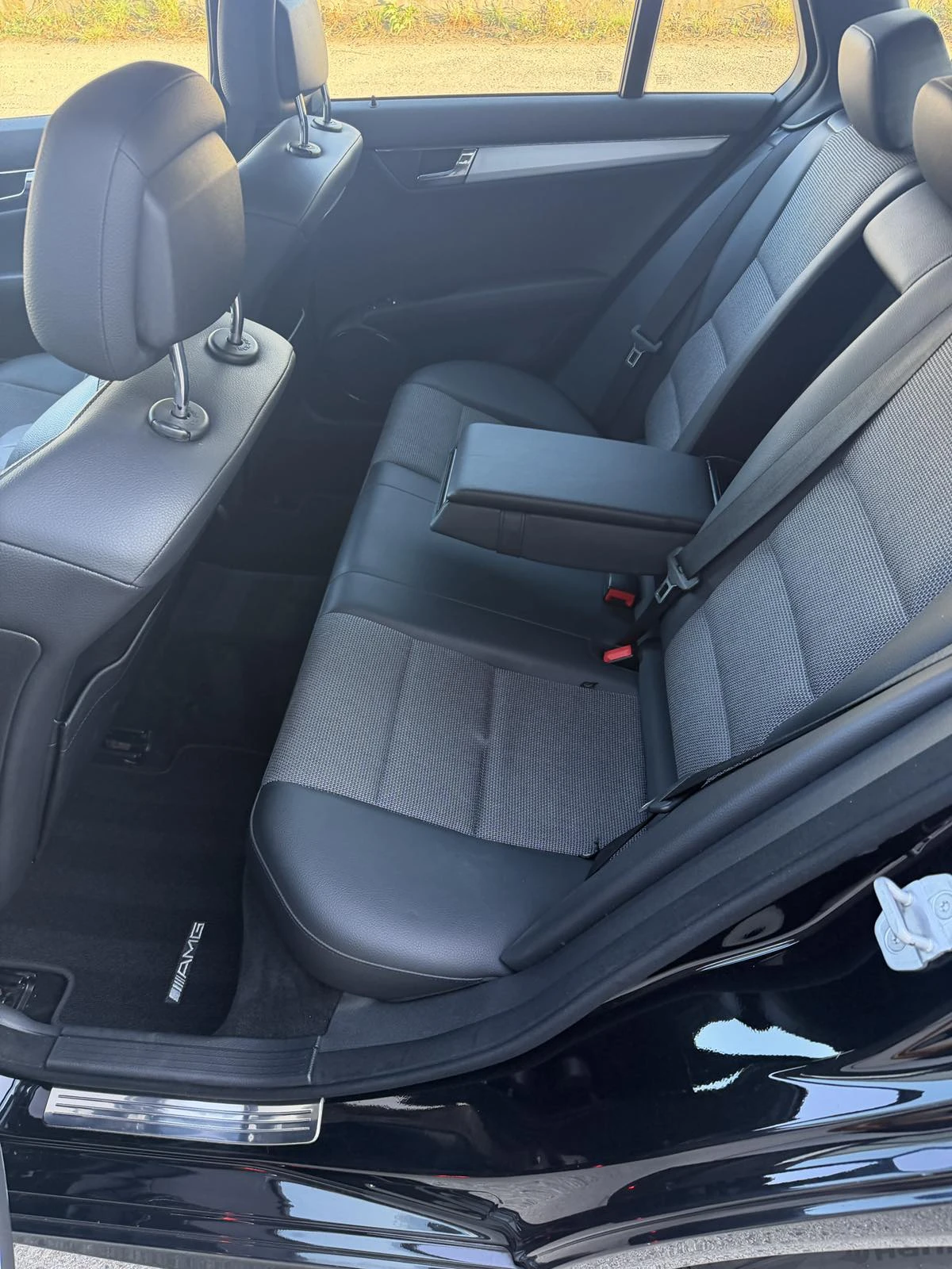 Mercedes-Benz C 220 AMG Пакет Подгрев, снимка 9 - Автомобили и джипове - 55741772