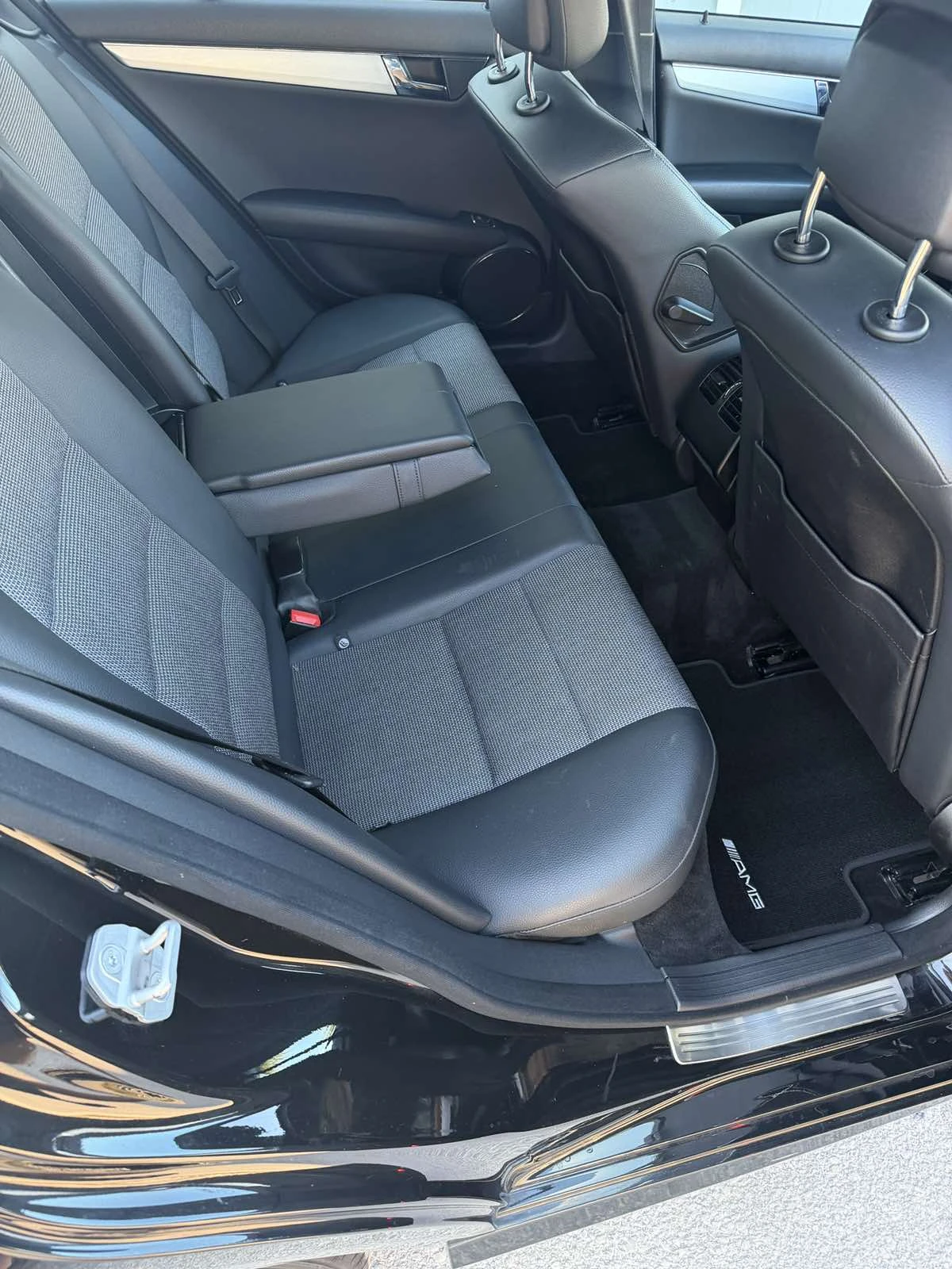 Mercedes-Benz C 220 AMG Пакет Подгрев, снимка 10 - Автомобили и джипове - 55741772
