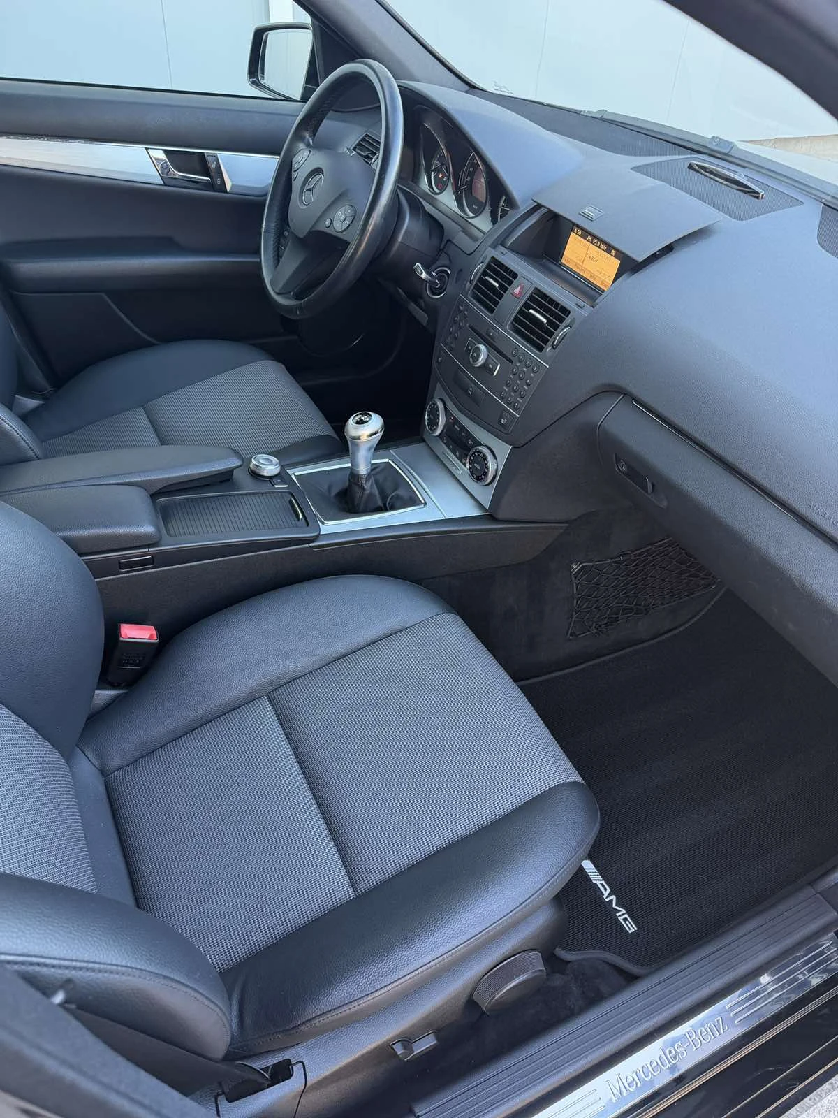 Mercedes-Benz C 220 AMG Пакет Подгрев, снимка 8 - Автомобили и джипове - 55741772