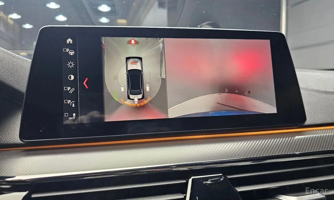 BMW M5  Sedan / Bowers & Wilkins / Автокредит , снимка 15 - Автомобили и джипове - 55949639