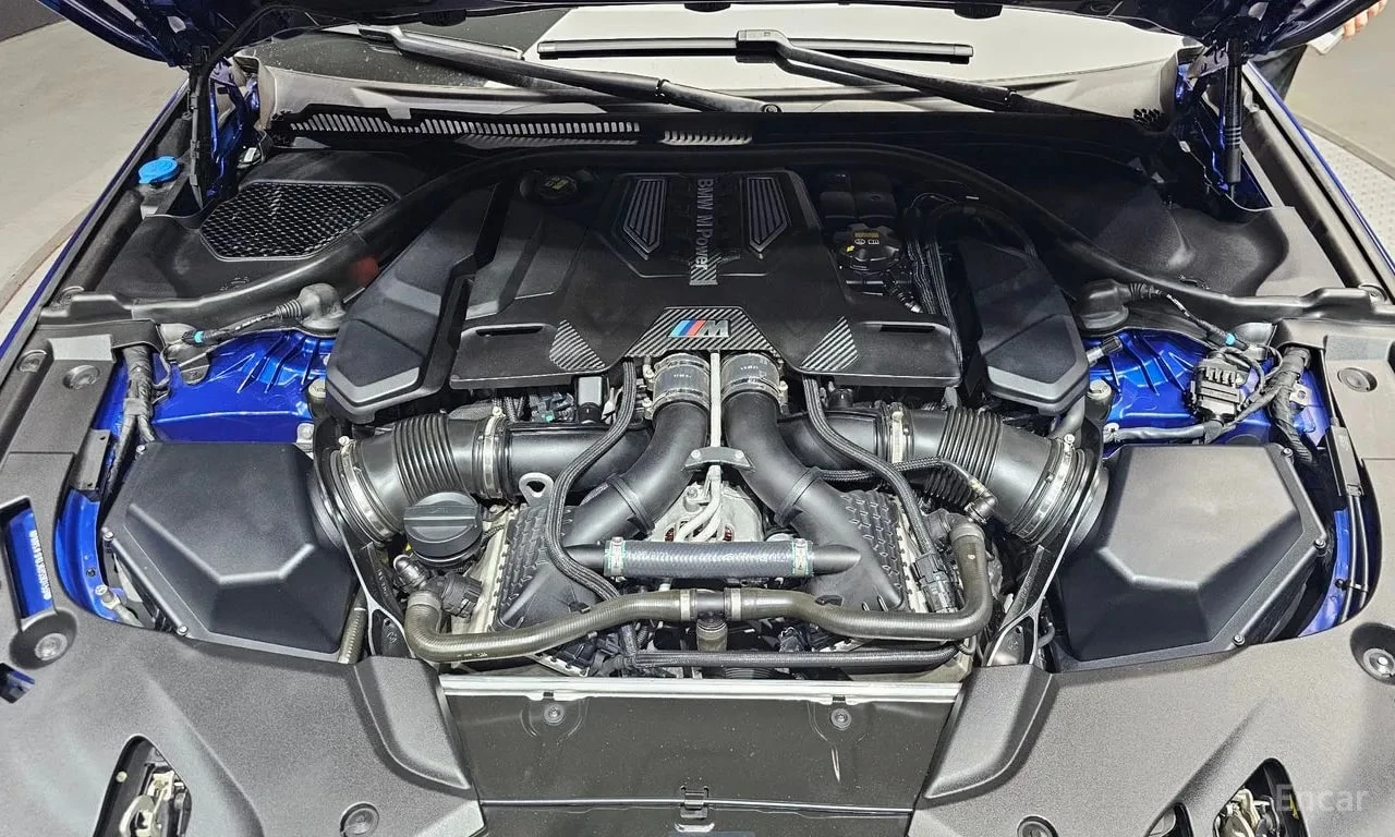 BMW M5  Sedan / Bowers & Wilkins / Автокредит , снимка 6 - Автомобили и джипове - 55949639